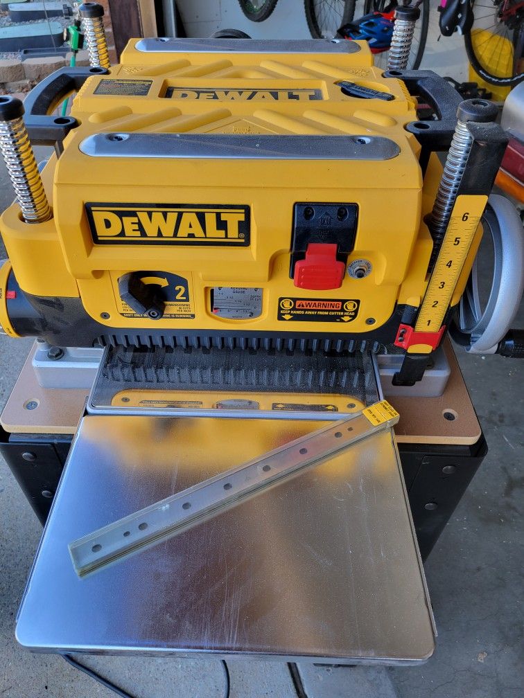 DeWalt 13in Planer With Stand