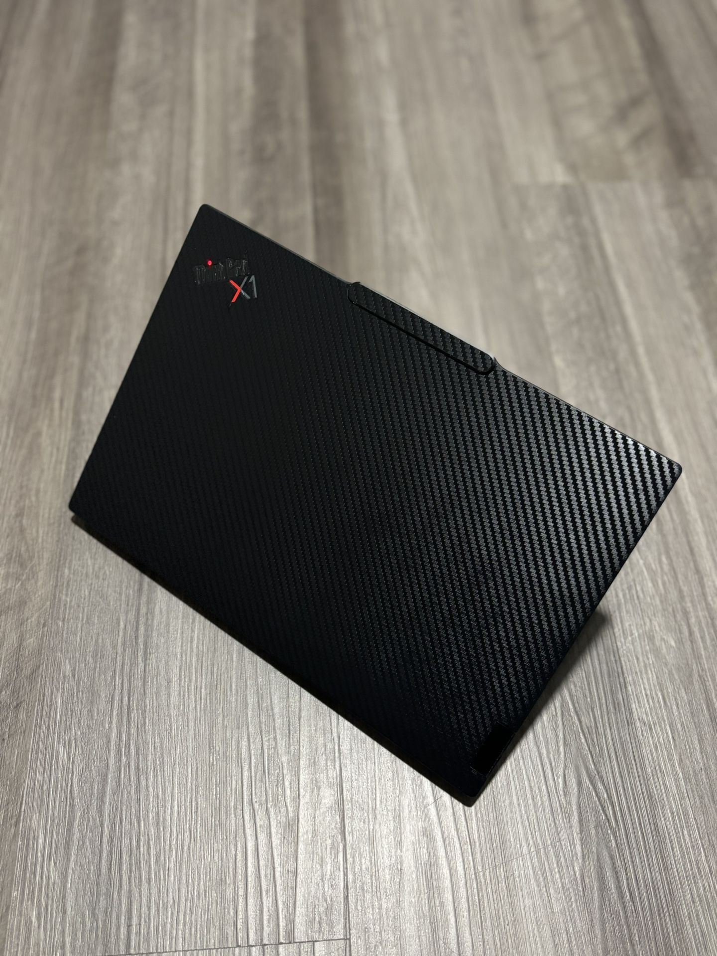 Lenovo ThinkPad X1 Carbon Gen 12 – Intel Ultra 5, 16GB RAM, 256GB SSD