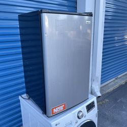 Magic Chef Mini Fridge Works Great 👍 