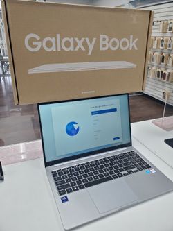 Samsung - Galaxy Book5 15.6" FHD IPS LED Laptop (Opened Box) Intel Core Ultra 7- 16GB Memory - 512GB SSD Silver