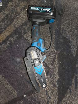 Small chainsaw