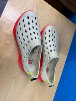 Salehe Bembury x Crocs Pollex Clog (Bone/Red