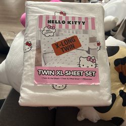 Hello Kitty Twin XL Sheet Set