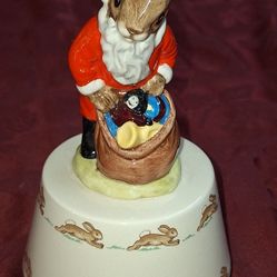 ROYAL DOULTON Santa Claus Bunnykins Rotating Music Box Plays White Christmas E3Q015