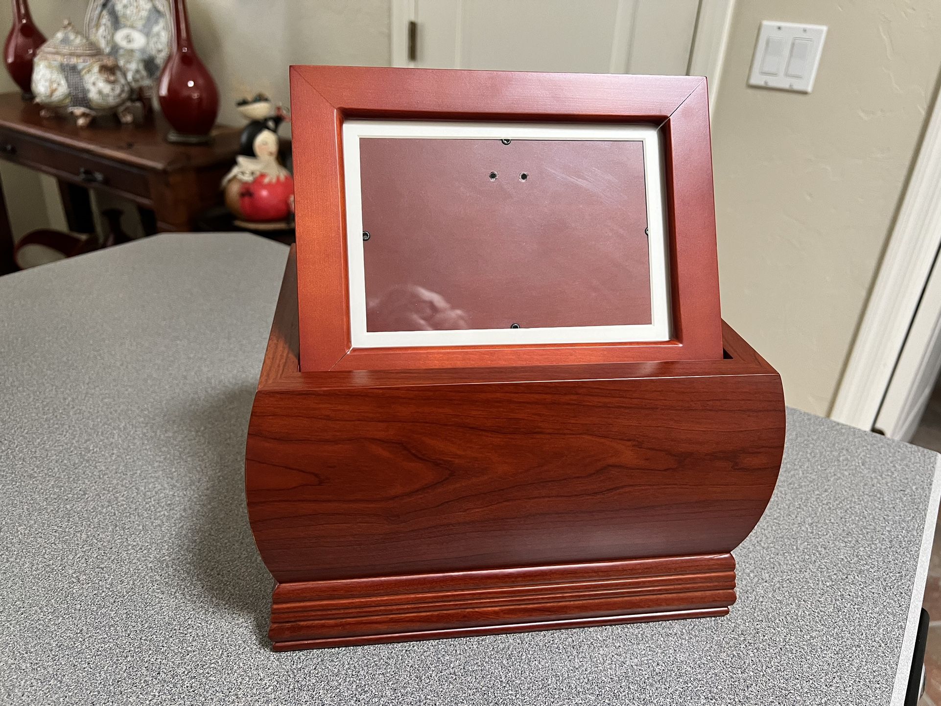 Cremation Chest