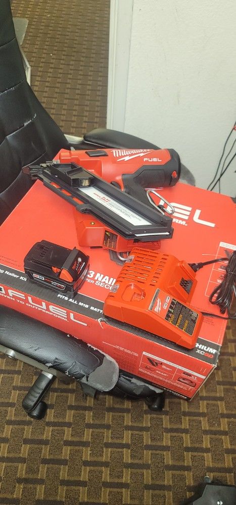 Milwaukee Roofing Nailer