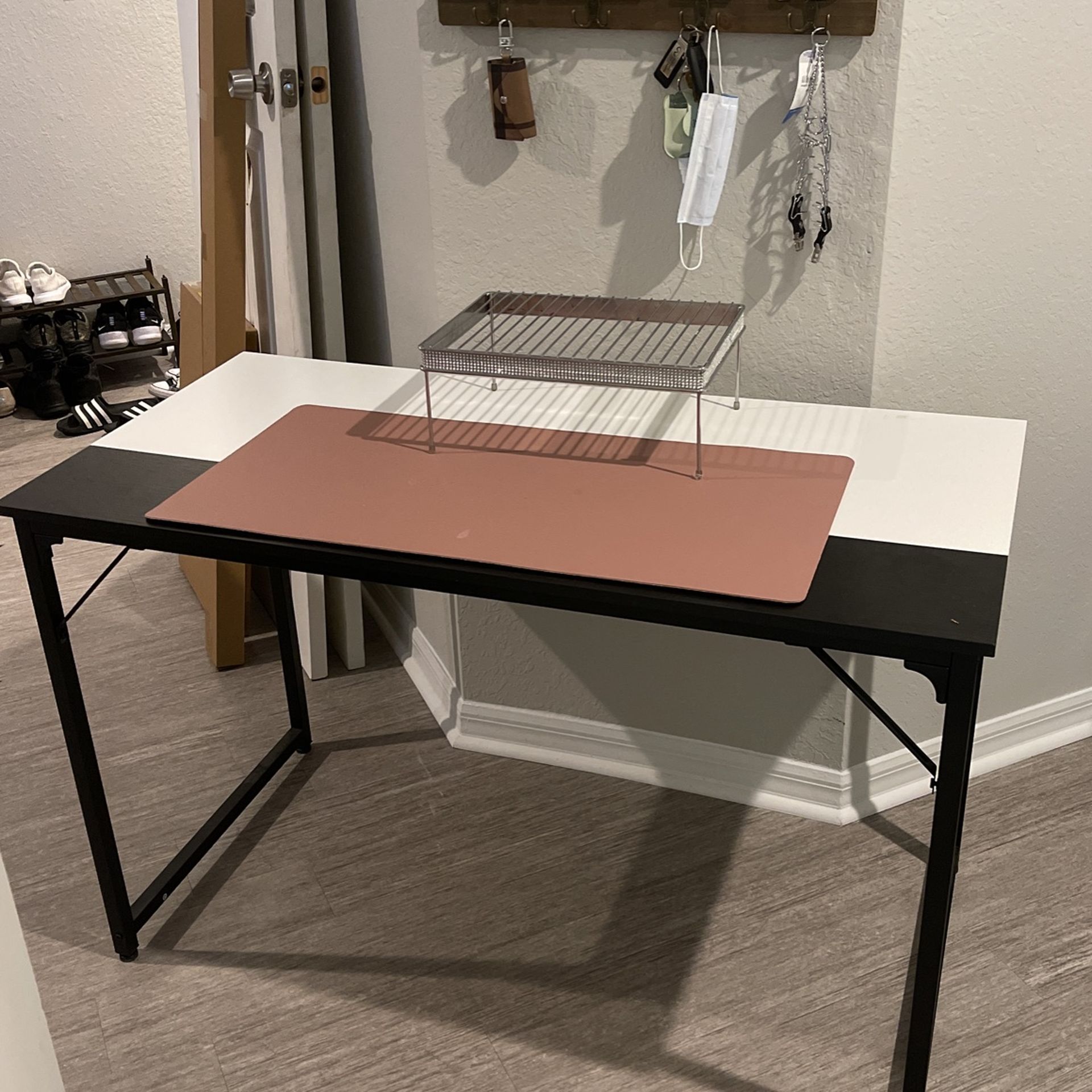 Black And White Desk