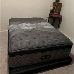 Beautiful Beauty Rest bed With Receipt - Full size 