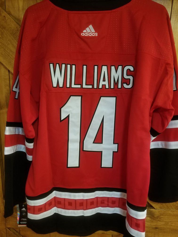 NHL - Justin Williams JUST missed these Carolina Hurricanes x Whalers # ReverseRetro jerseys by adidas. 😤 (📷 TW/JustinWilliams)