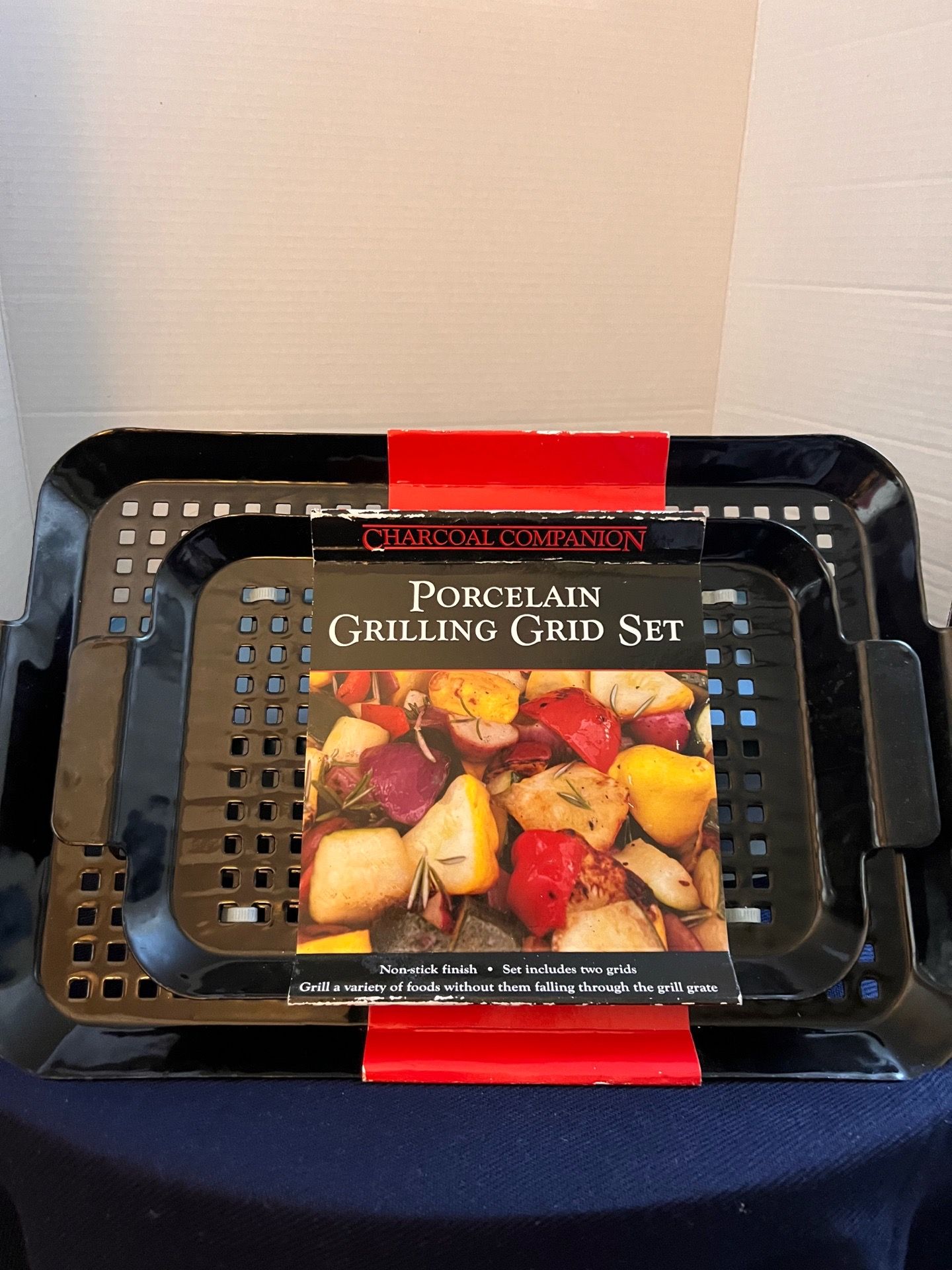 Charcoal companion grilling set