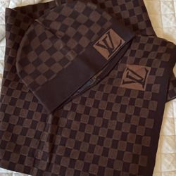 Louis Vuitton Scarf for Sale in Seattle, WA - OfferUp