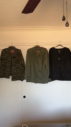 Women’s Tops & Jackets