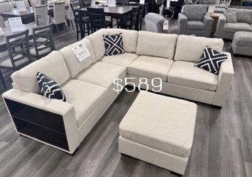 Gorgeous‼️ 4-Pc Boucle Sectional Sofa W/Ottoman And Built-In Shelf