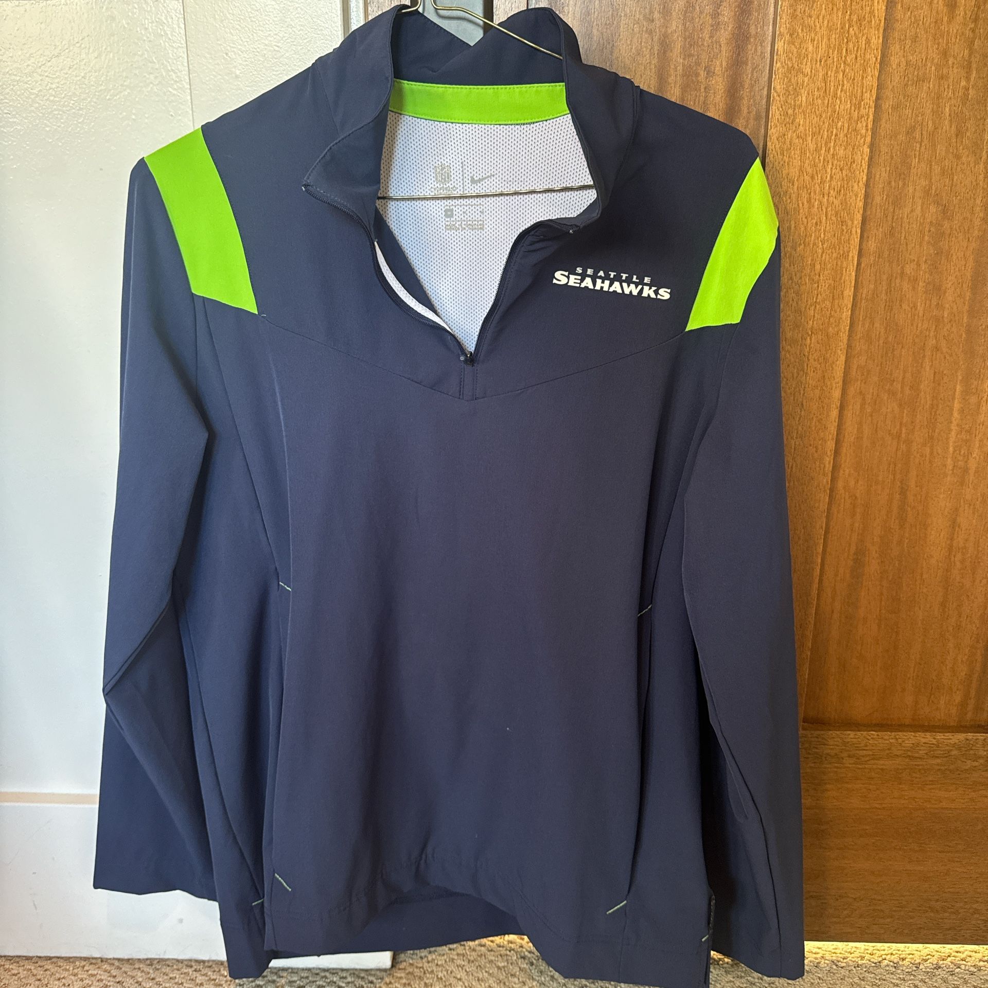 Seahawks Nike on field quarter zip sz M
