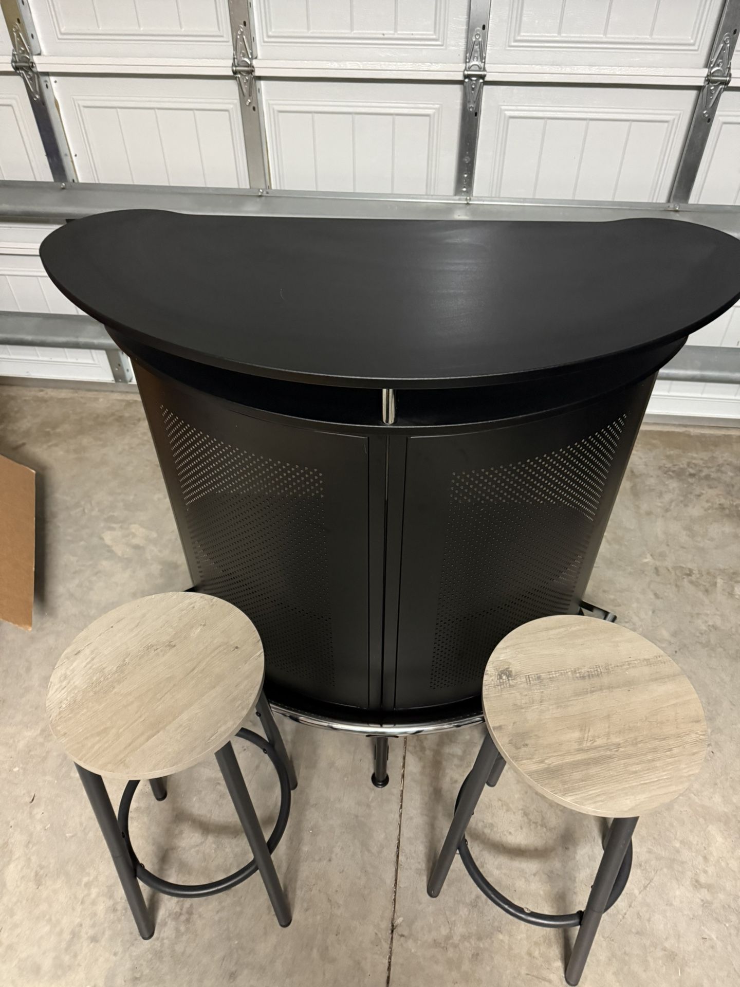 Home Bar With Stools