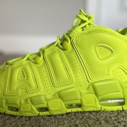 Nike Volt Uptempo