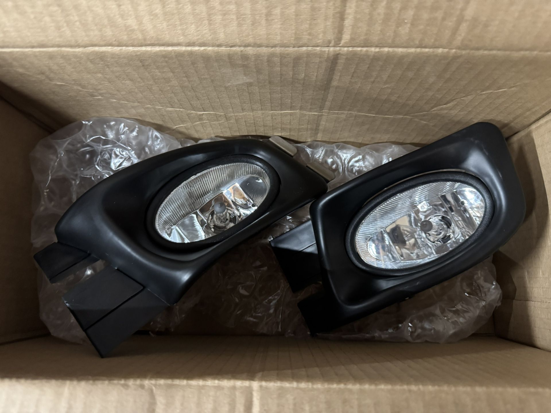 2003 thru 2005 Honda Accord 4Dr Sedan’s Clear Driving Fog Lights Lamp+Wiring+Mounting Hardware + halogen bulbs