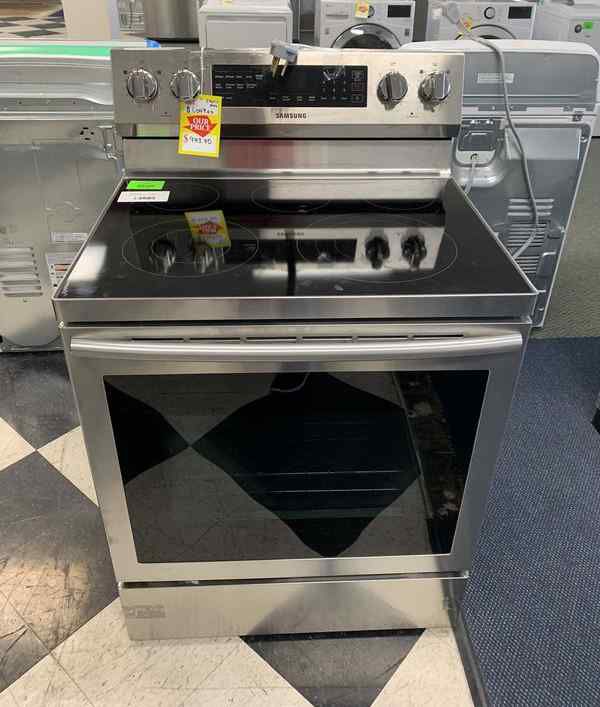 Samsung Electric Stove! Brand New! With warranty HW9 F
