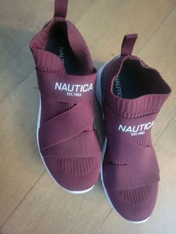 Ladies Natuica burgundy shoes