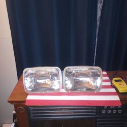 Two Headlights Off 93 Cherokee