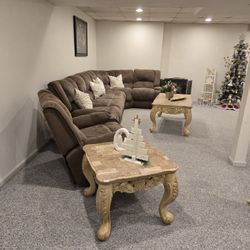 Recliner Sectional Sofa with Coffee table and end Table.