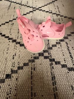 Toddler Nike size 8