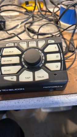TC-Helicon Perform-V vocal processor