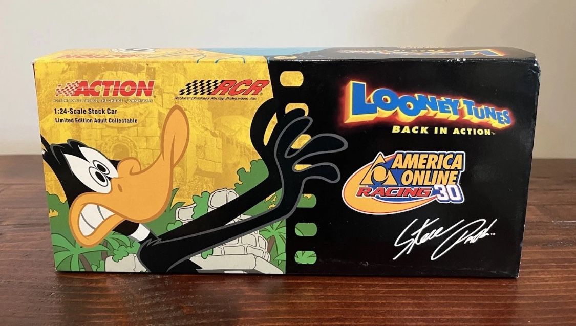 Looney Tunes Daffy Duck Diecast Car Steve Park 30 AOL 2003 1/24 NASCAR Vintage