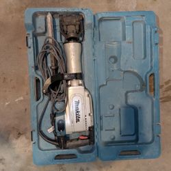 Makita - HM1304B Demolition Hammer With Case 