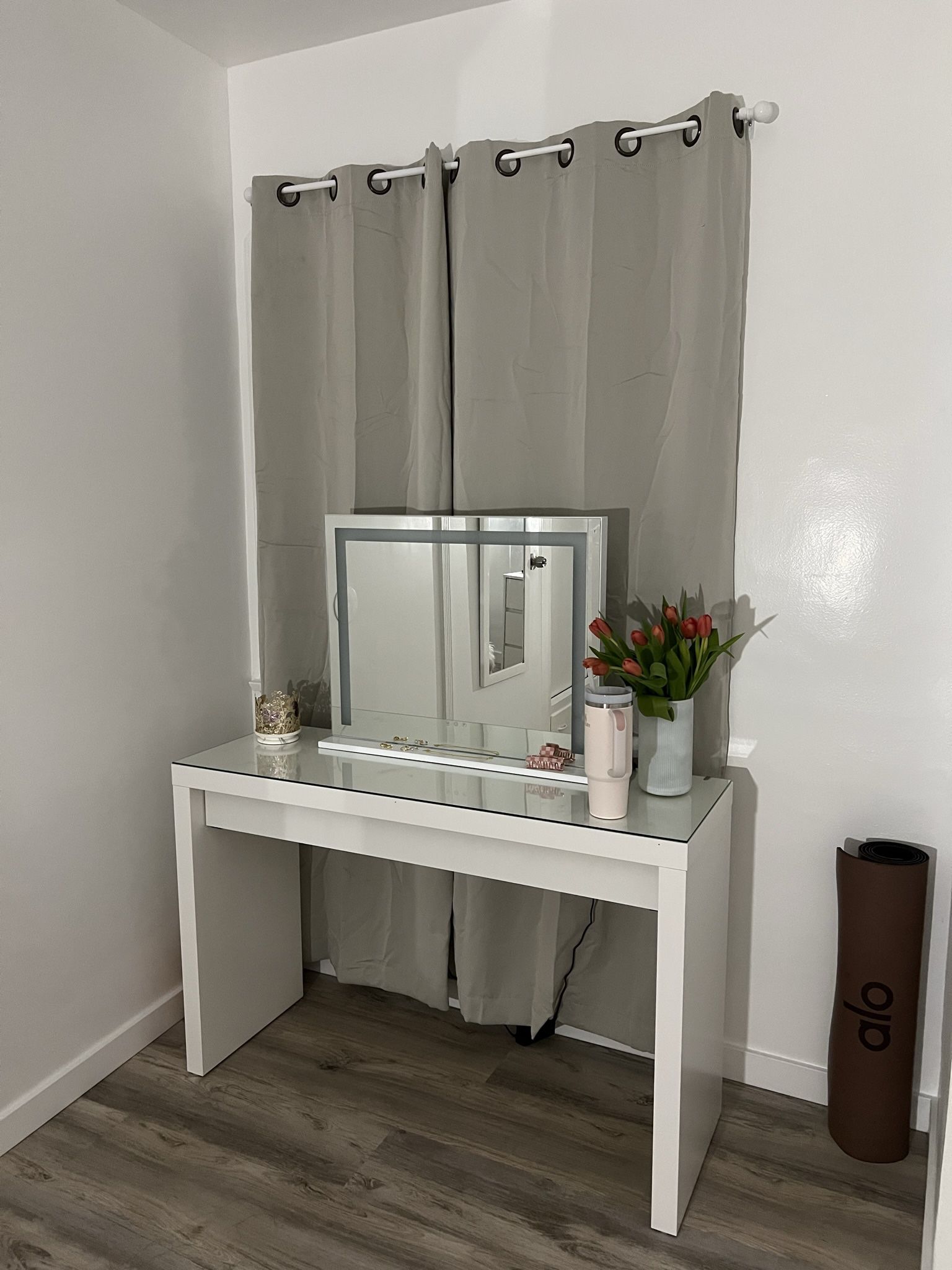 Vanity Table & Mirror 