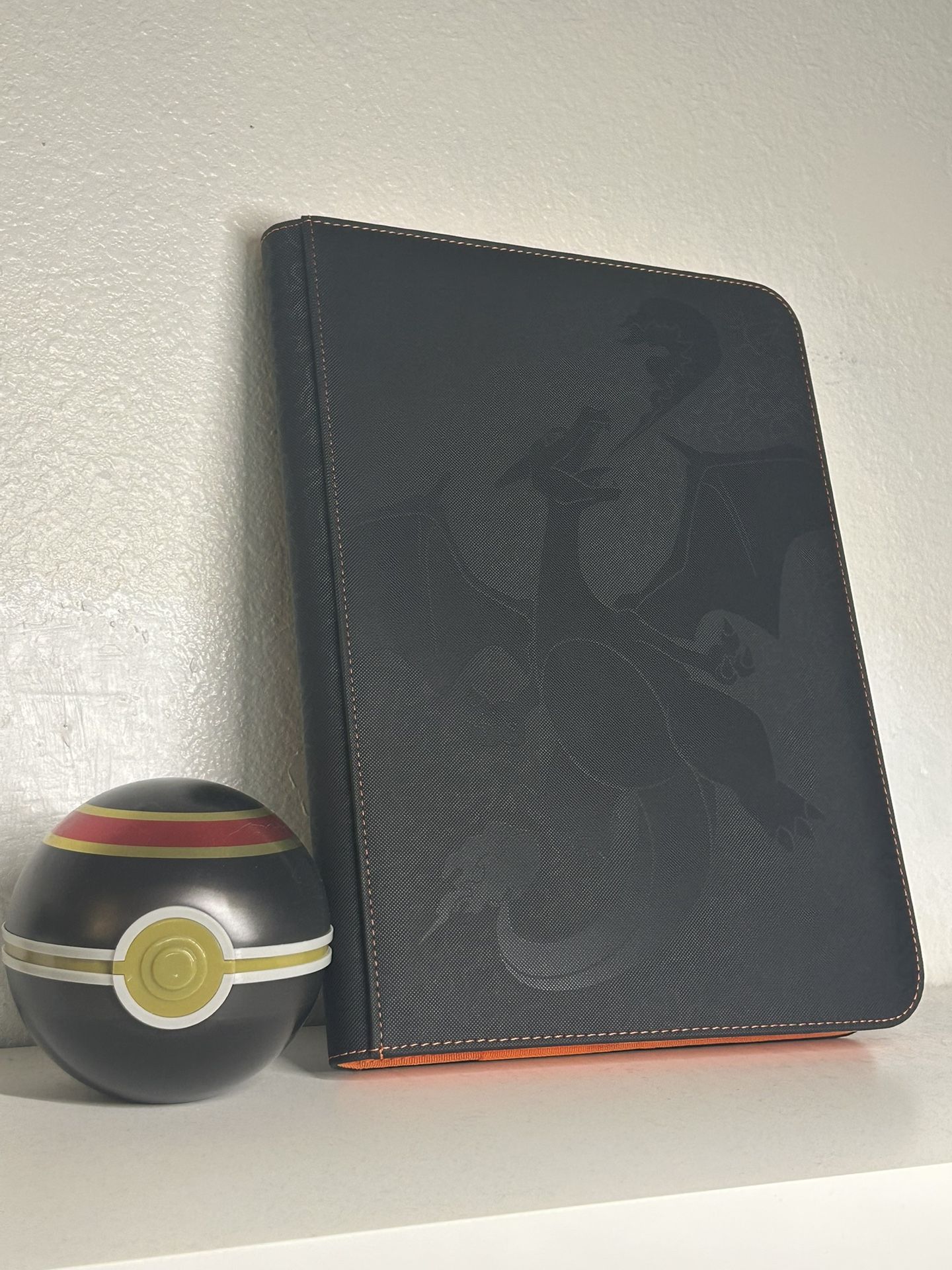 Scorching Charizard Premium Zip Binder ONLY for Sale in St. Cloud