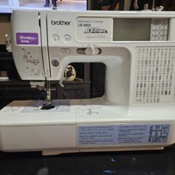 Computerized Sewing and Embroidery Machine