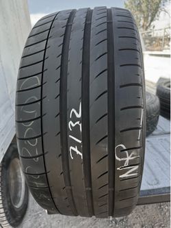 Installed 275/40/20 75% DUNLOP tire