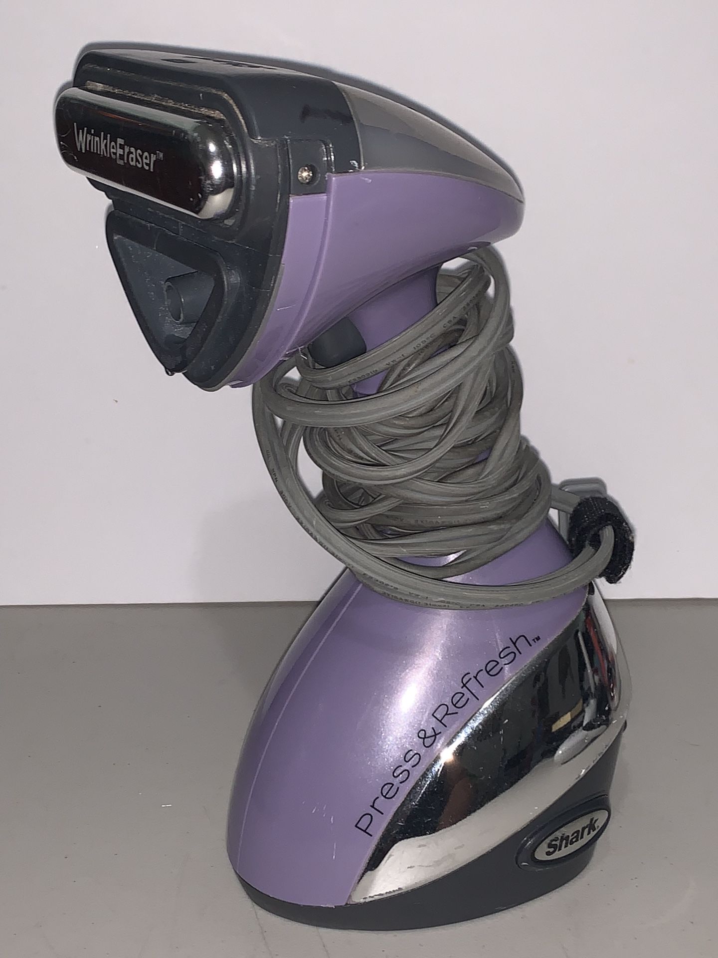 SHARK Press & Refresh Garment Fabric Steamer Portable Heated Fabric Care GS500