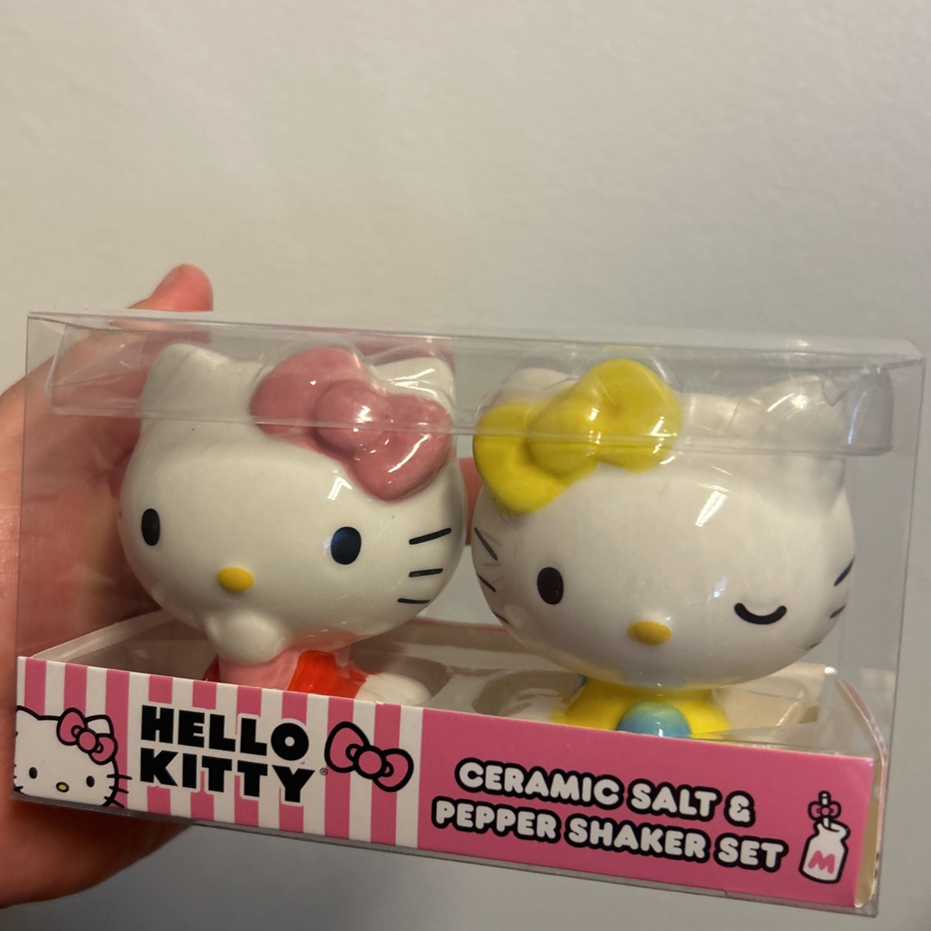 Hello Kitty Ceramic Salt And Pepper Shaker