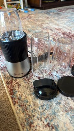 Personal countertop blender