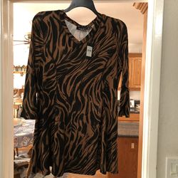 Women’s Size 16 With 3/4  Sleeve Length Tunic Length Top.  Brand New .  By Arna York