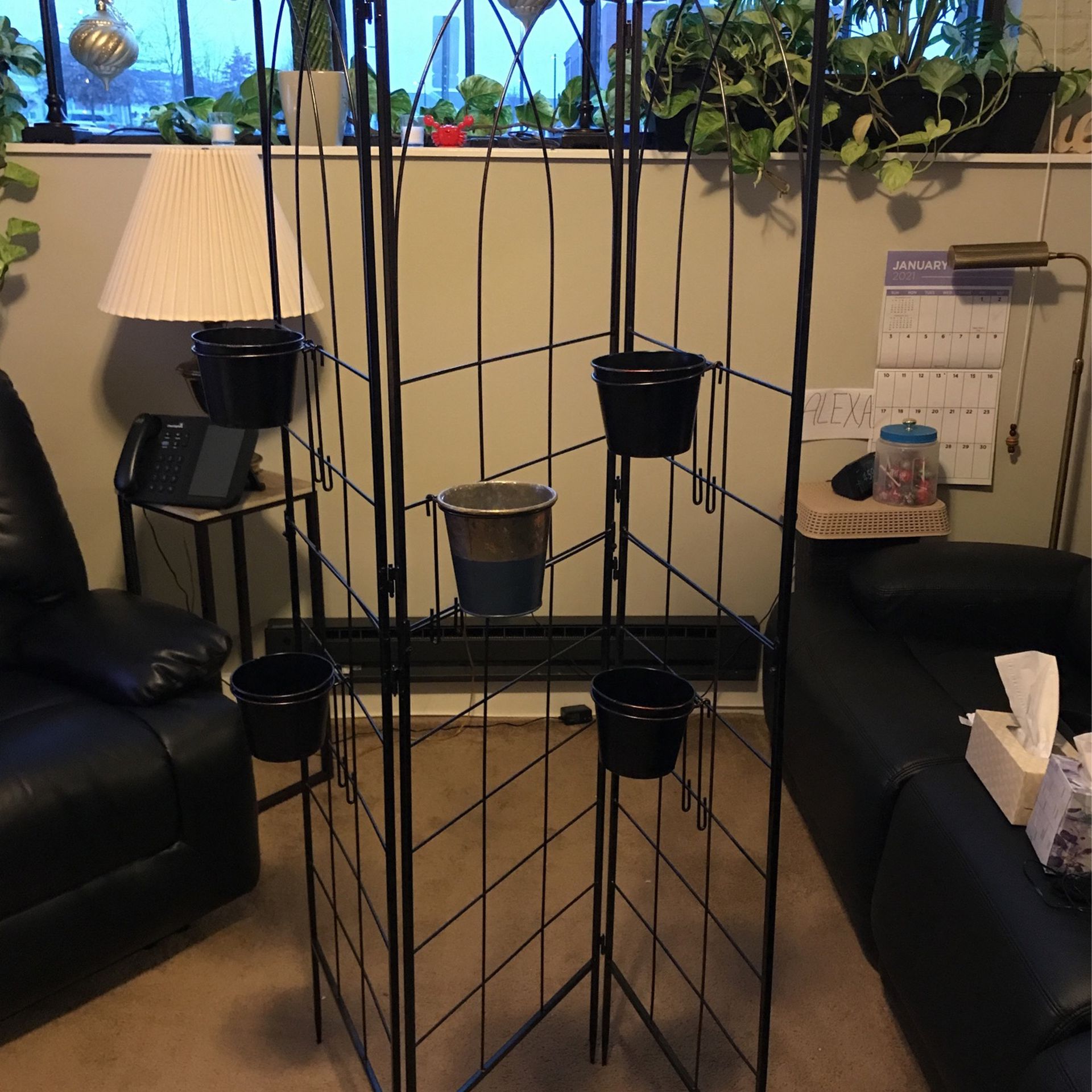 3 Fold Planter Divider. Can Be Used In Yard, Indoor , Or Balconies .