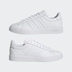 Adidas men's Sneakers Size 10 Triple White New