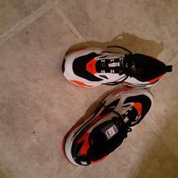 PUMA. R SYSTEM  TENNIS SHOES  GOOD CONDITION SIZE 9.5 $40