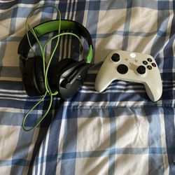 Newly Used Xbox Controller Headphones And Profile With Madden 23& MW2