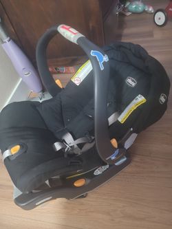 Chicco Keyfit infant car seat and base