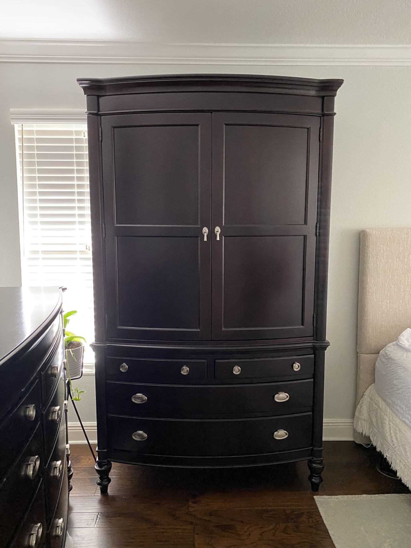 Haverty’s Armoire/Entertainment Center