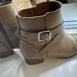The Children’s Place, Girls Size 5 Heel Buckle Boots