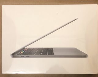 Brandnew MacBook Pro 13”Touch Bar (mid 2019)