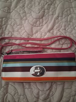 NEW COACH PURSE WITH COIN PURSE AND 2 STRAPS BEAUTIFUL