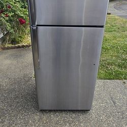 Ge Fridge Size 28w 29d 64h) I Can Help You With Free Delivery Within 10 Miles Distance 
