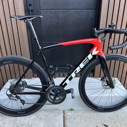 2021 Trek Emonda - 58cm Road Bike 