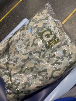 Cubs military appreciation sweatshirt