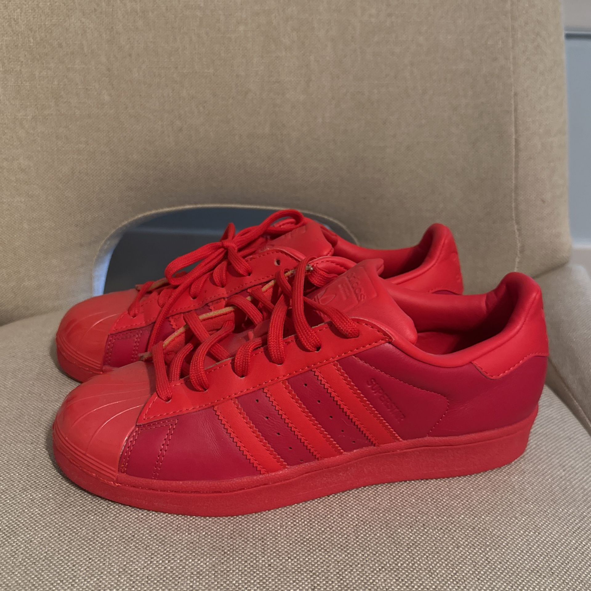 Red Star Adidas Size 7